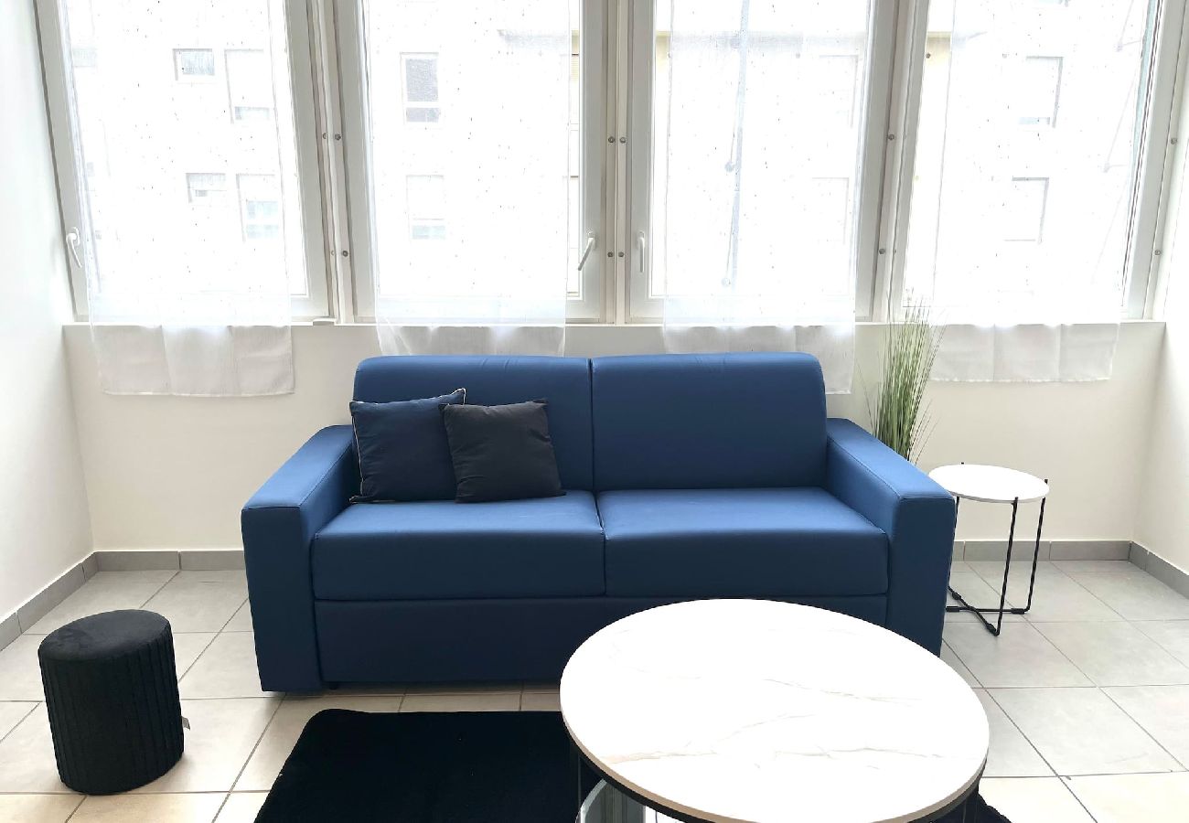 Apartment in Gaillard - M17 *Marquer* Super T2 avec parking proche Genève