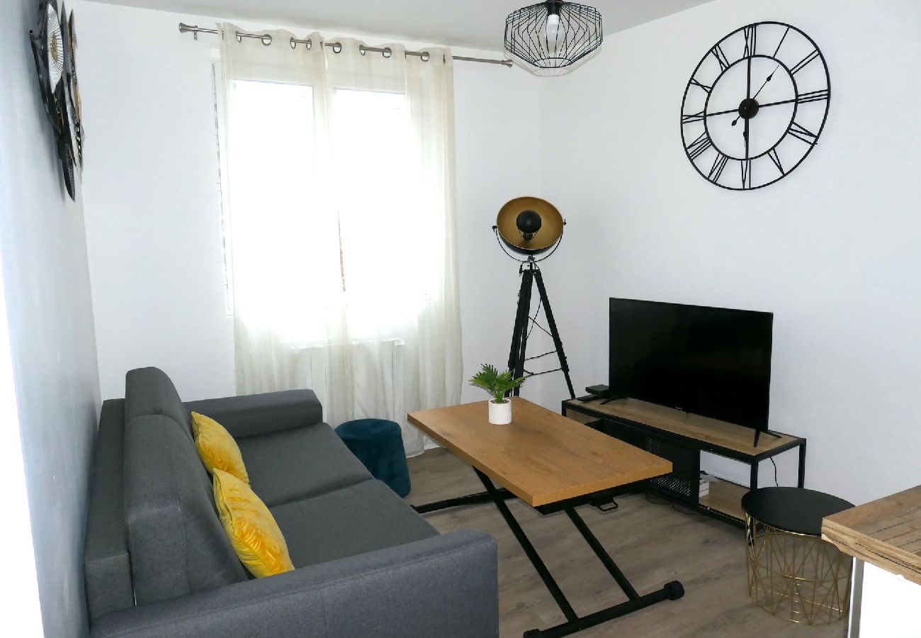 Apartment in Annemasse - M5 *Marquer* Beau T2 centre ville 