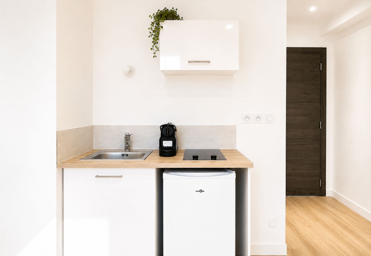 Studio in Annemasse - M024 Luxueux avec Balcon studio gare