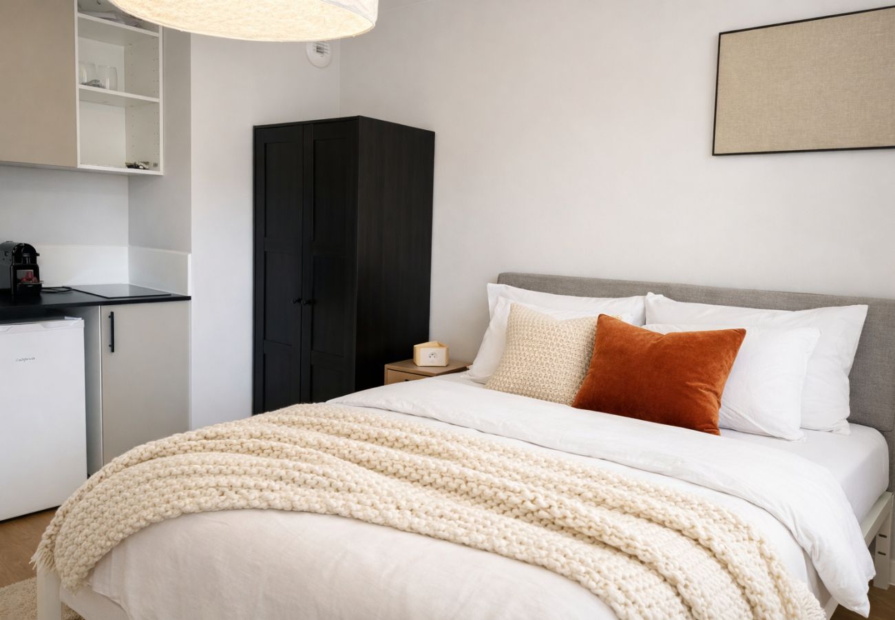 Studio in Annemasse - M073 Nid douillet avec joli balcon studio