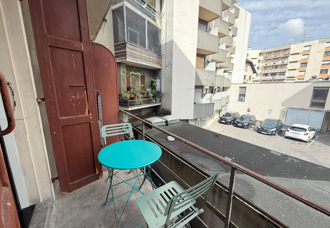 Studio in Annemasse - M91*Marquer Trognon Faucigny 