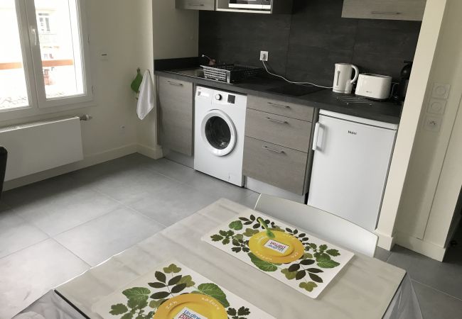 Studio in Annemasse - M84*Marquer*Studio Heulot Studio in Annemasse - M84*Marquer*Studio Heulot