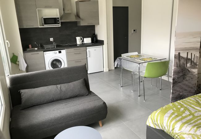 Studio in Annemasse - M84*Marquer*Studio Heulot Studio in Annemasse - M84*Marquer*Studio Heulot