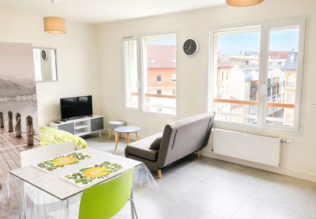 Studio in Annemasse - M084 Studio Chic & Moderne, Tout Équipé