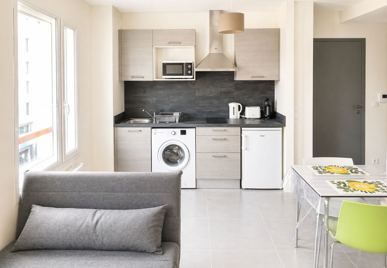 Studio in Annemasse - M084 Studio Chic & Moderne, Tout Équipé
