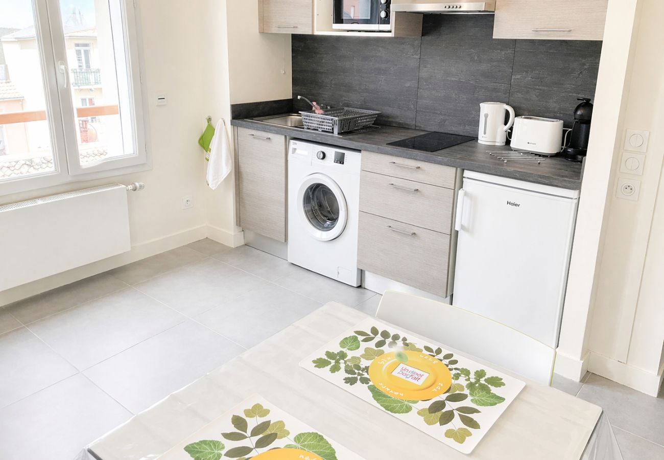 Studio in Annemasse - M084 Studio Chic & Moderne, Tout Équipé