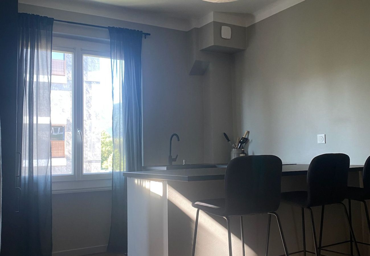 Rent by room in Annemasse - M82*Chambre Malbrande
