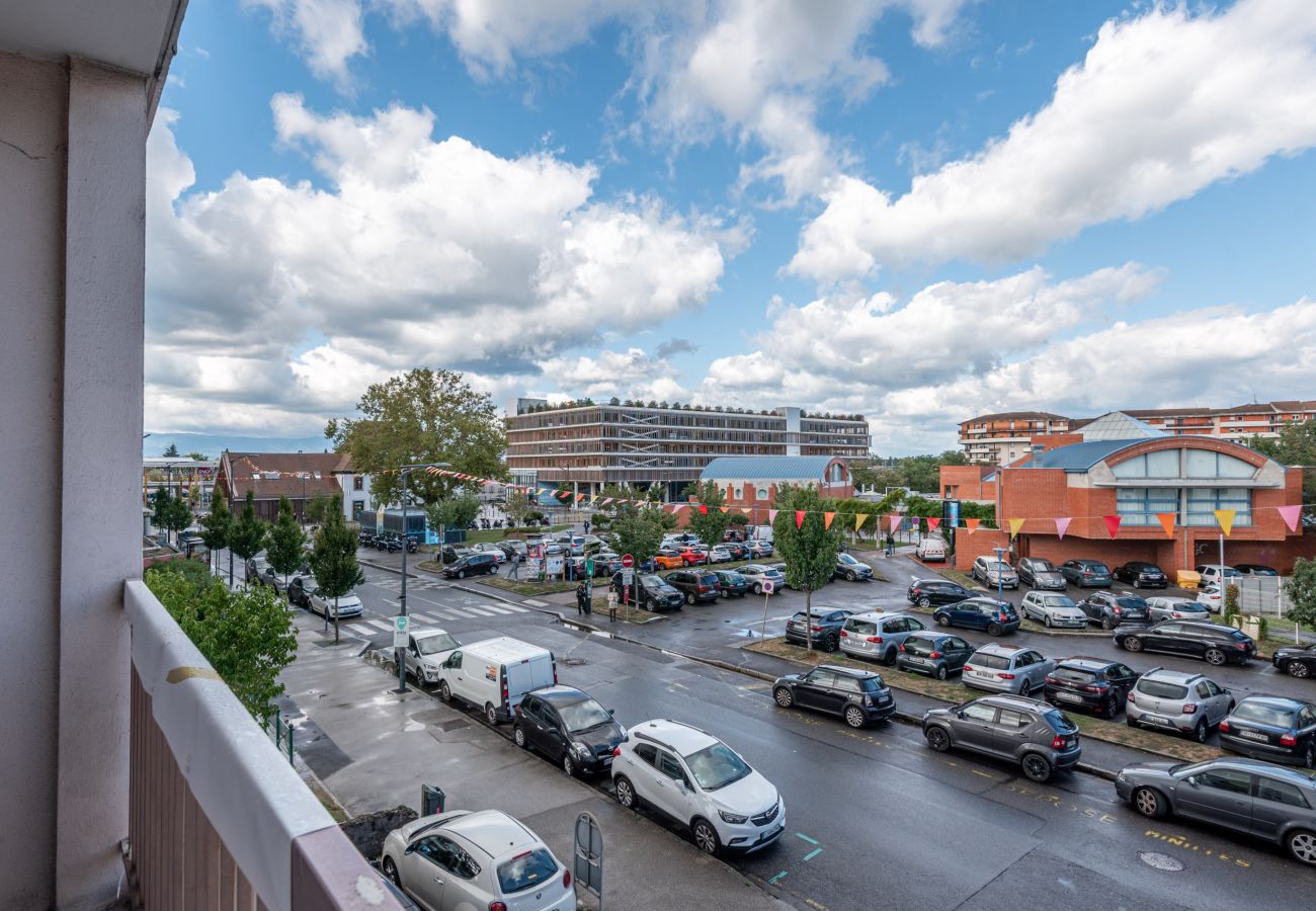 Apartment in Annemasse - M102 Chambre colocation proche gare