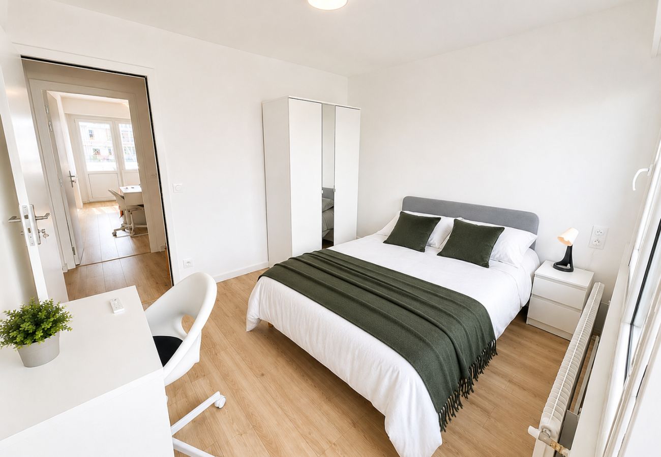 Apartment in Annemasse - M050 Jolie chambre en colocation