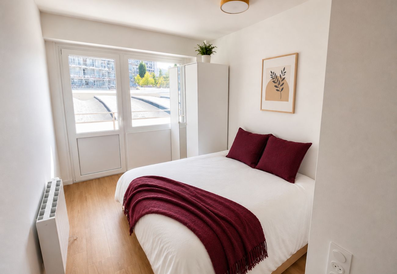 Apartment in Annemasse - M053 Chambre colocation proche gare