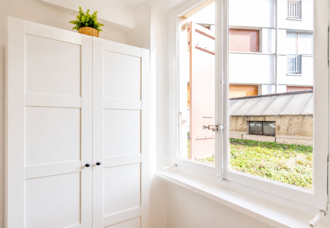 Apartment in Annemasse - M107 T2 Chaleureux et moderne, Gare.