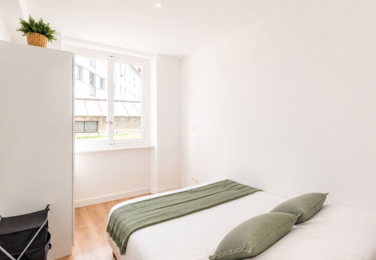 Apartment in Annemasse - M107 T2 Chaleureux et moderne, Gare.
