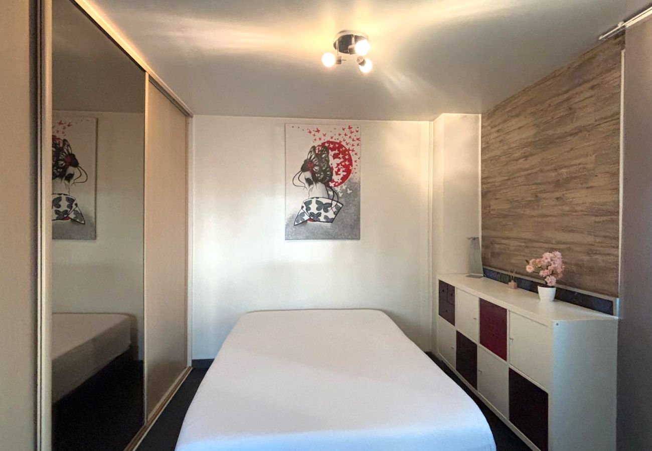 Apartment in Annemasse - M83 *Marquer* T2  avec balcon