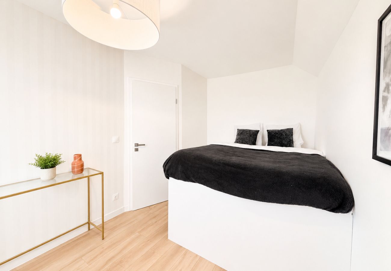Apartment in Gaillard - M112 Accueillant T4 avec balcon