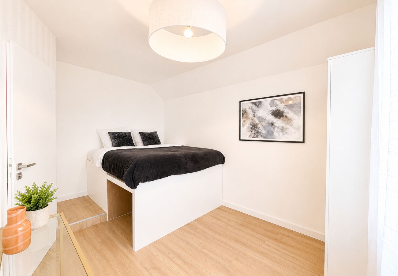 Apartment in Gaillard - M112 Accueillant T4 avec balcon