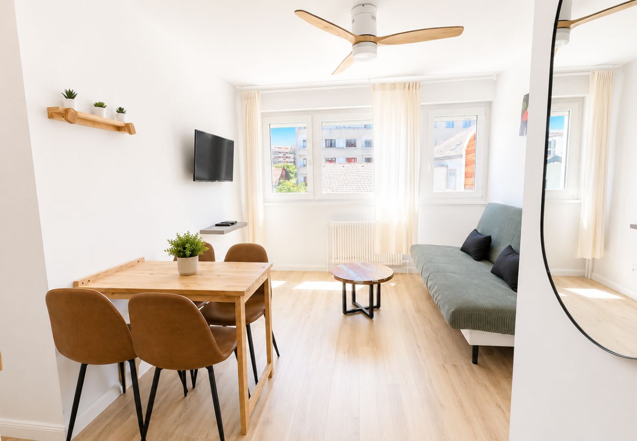 Apartment in Annemasse - M117 T2 calme, gare.