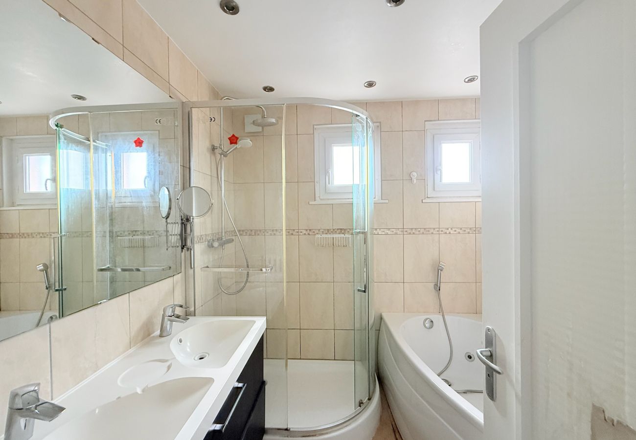Apartment in Annemasse - M126*Marquer*