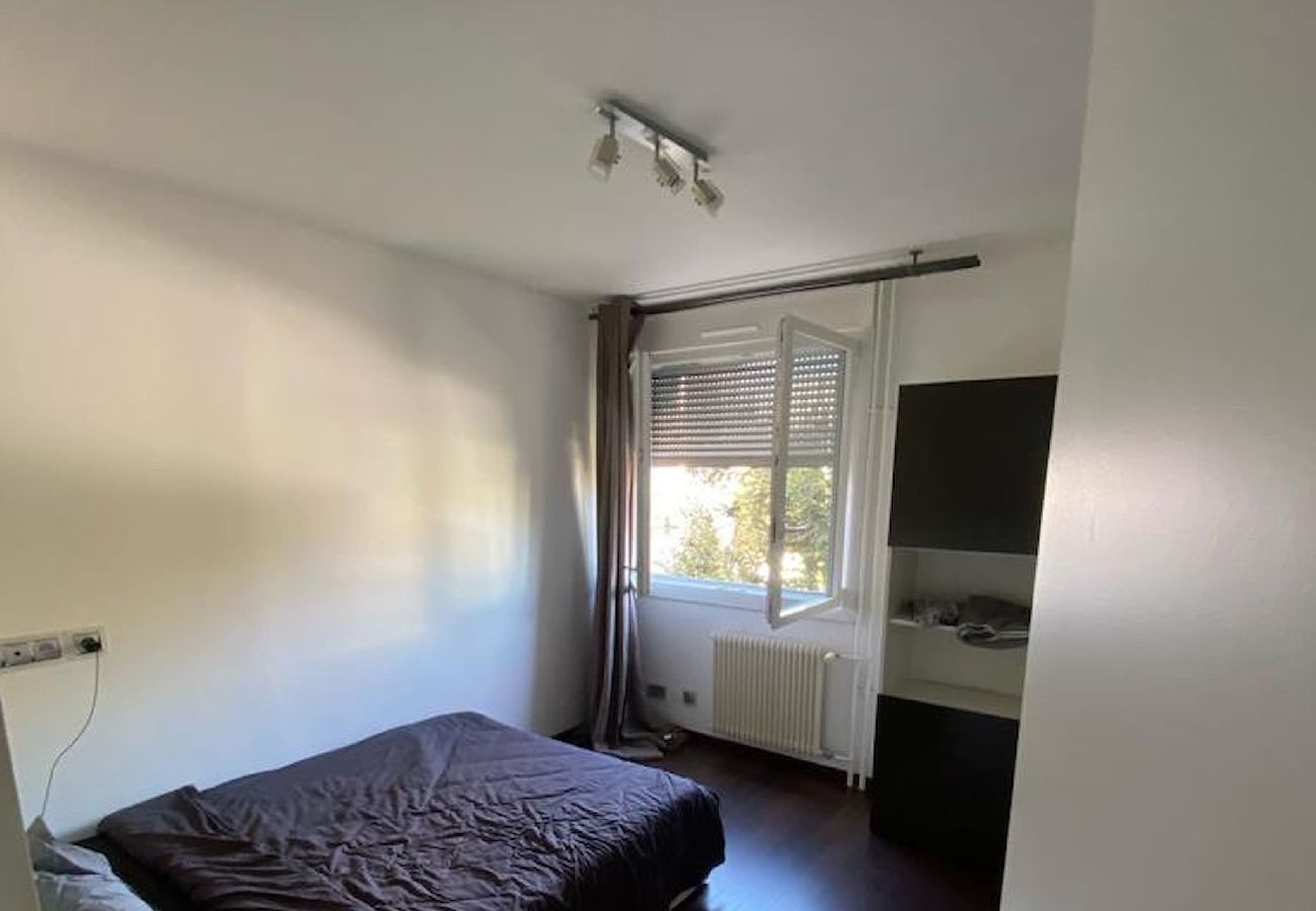 Appartement à Annemasse - M31 joli T3 centre ville d’annemasse balcon et  parking 