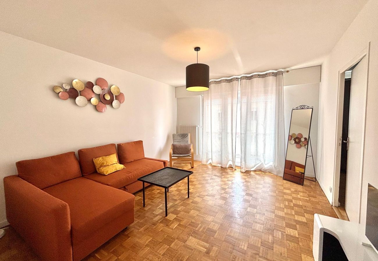 Appartement à Annemasse - M18 *Marquer* T3 spacieux et lumineux proche gare 