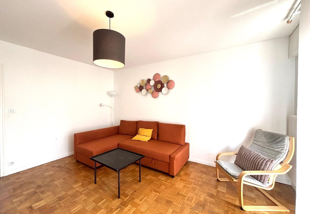 Appartement à Annemasse - M18 *Marquer* T3 spacieux et lumineux proche gare 