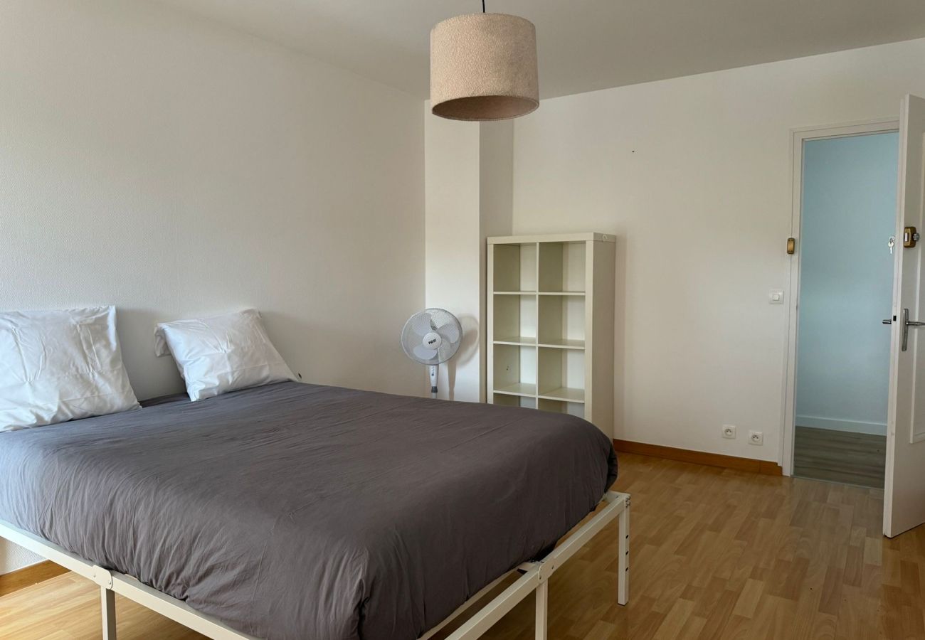 Chambres d'hôtes à Annemasse - M65*Marquer* joli chambre au calme 