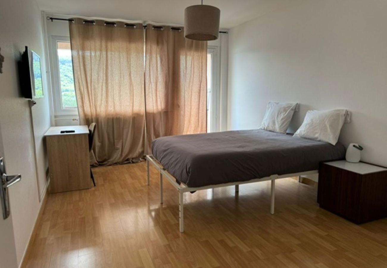 Chambres d'hôtes à Annemasse - M65*Marquer* joli chambre au calme 