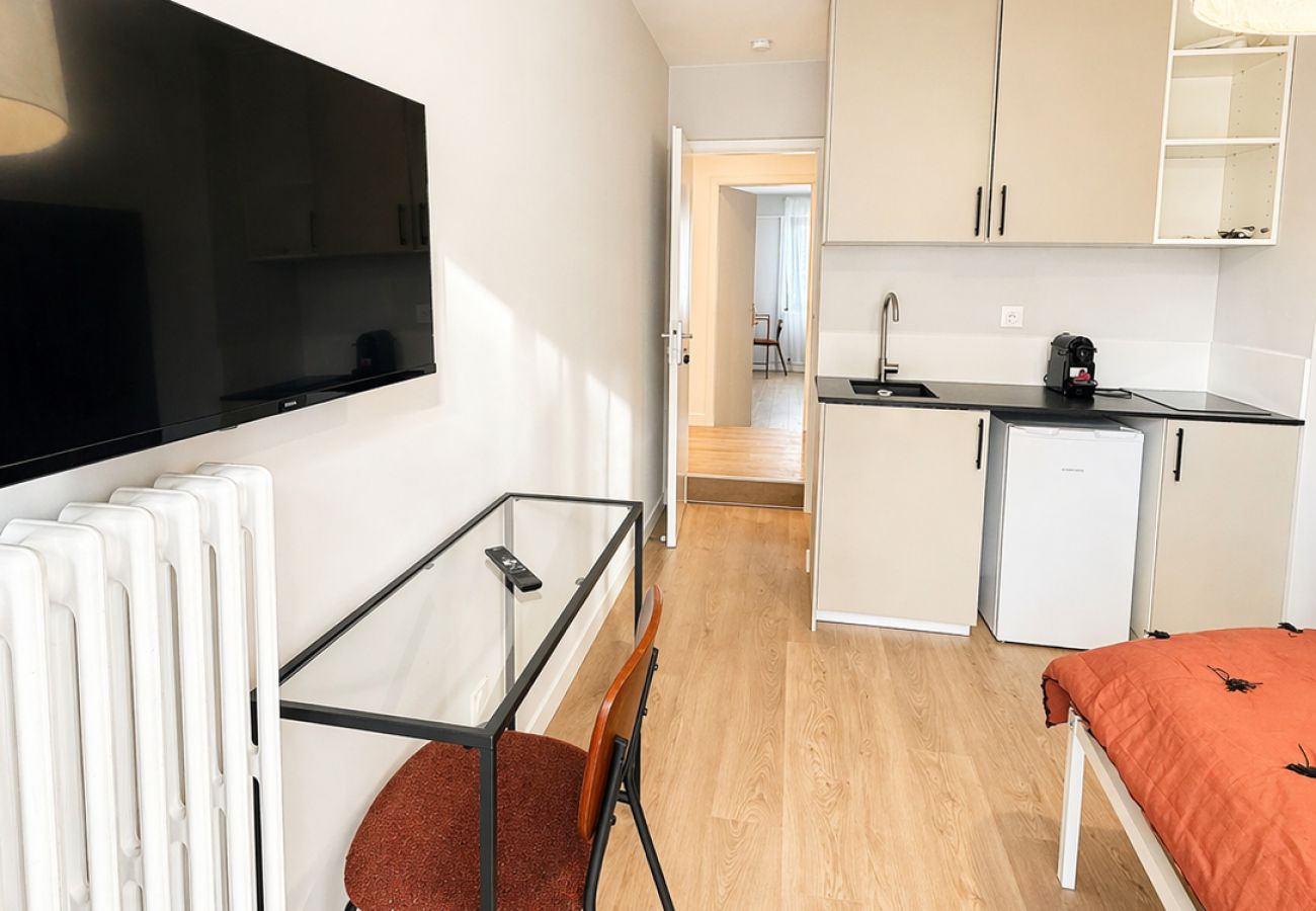 Studio à Annemasse - M073 Nid douillet avec joli balcon studio