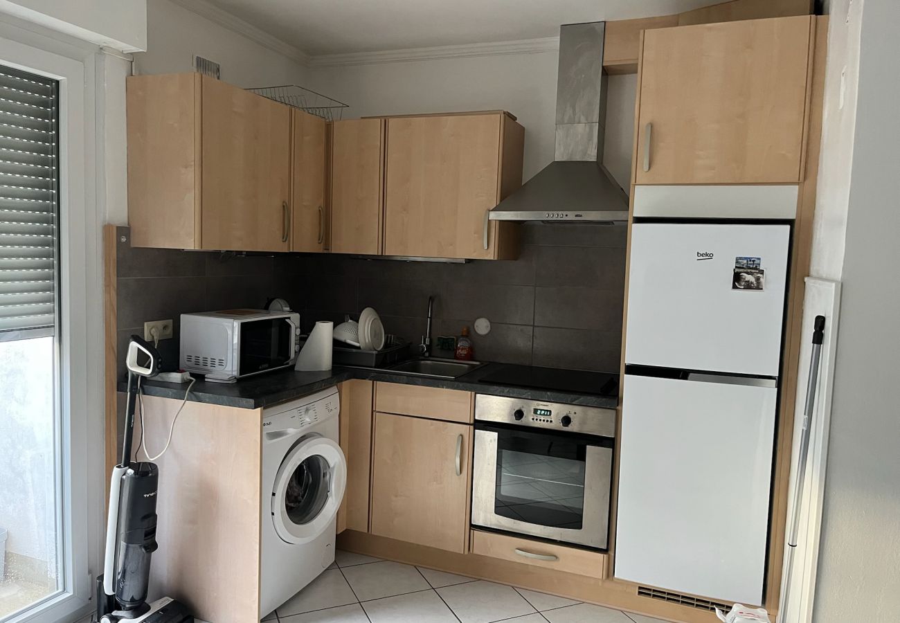 Appartement à Ambilly - M37*Marquer* Genin* T2 douane mon idée