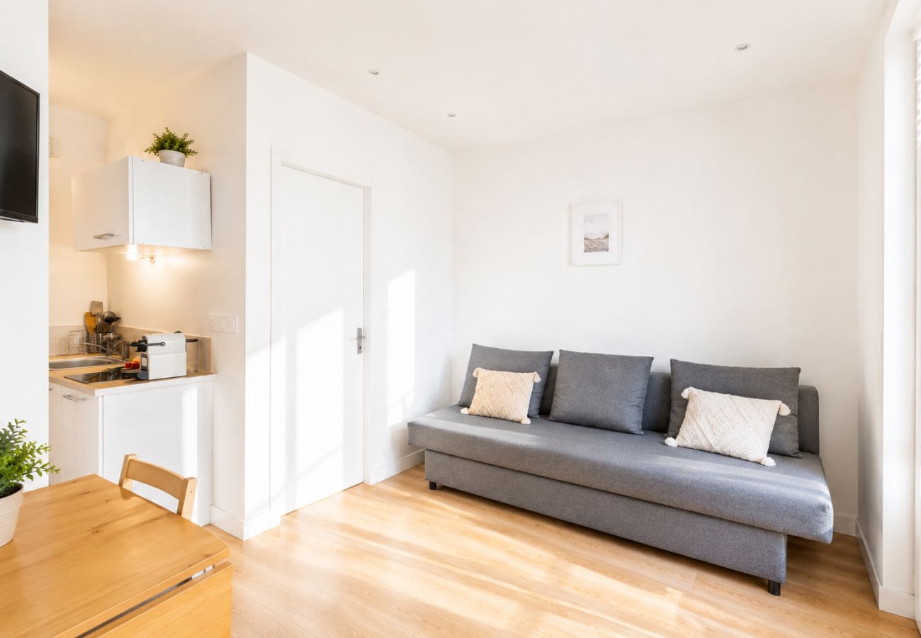 Appartement à Annemasse - M107 T2 Chaleureux et moderne, Gare.