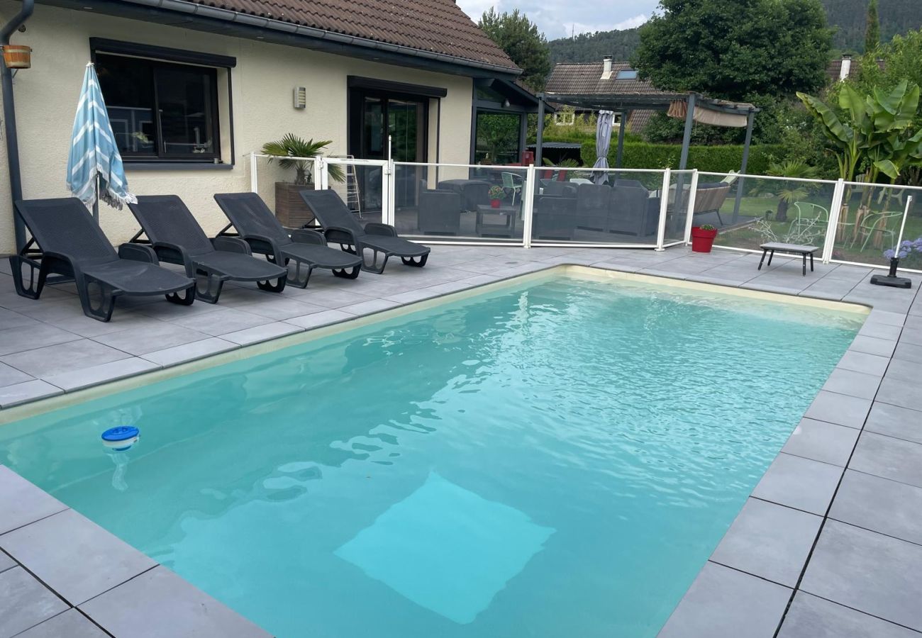 Maison à Annecy - jolie maison avec sauna et piscine