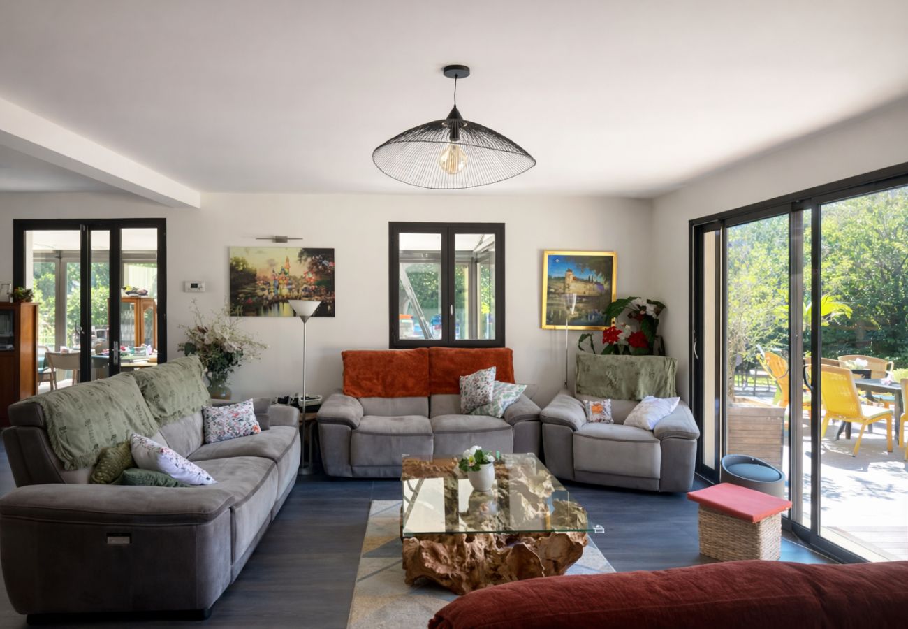 Maison à Annecy - jolie maison avec sauna et piscine