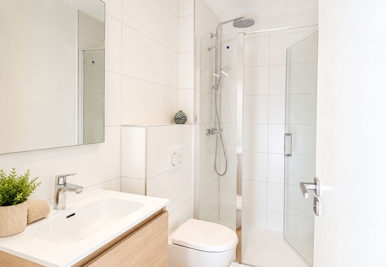 Appartement à Gaillard - M112 Accueillant T4 avec balcon