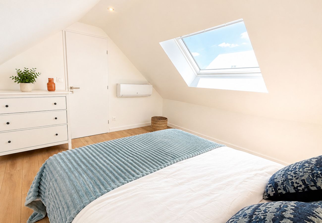 Appartement à Gaillard - M112 Accueillant T4 avec balcon