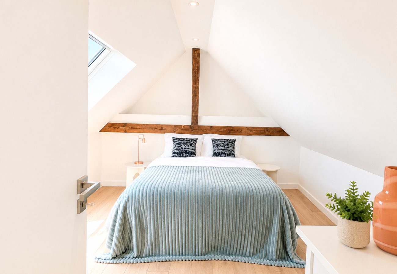 Appartement à Gaillard - M112 Accueillant T4 avec balcon
