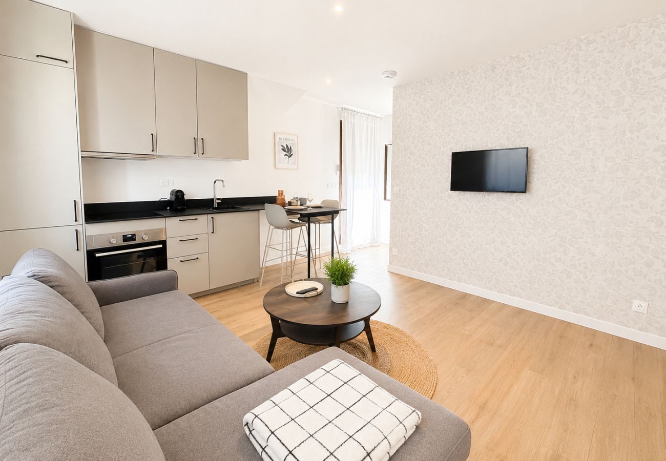 Appartement à Gaillard - M112 Accueillant T4 avec balcon